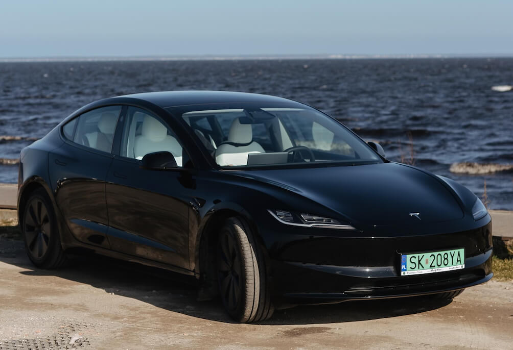 Tesla Model 3 Highland AWD – Black Long Range