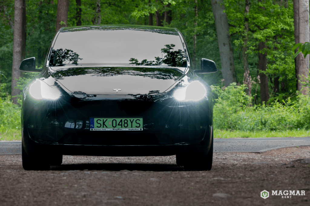 Tesla Model Y AWD – Black Long Range