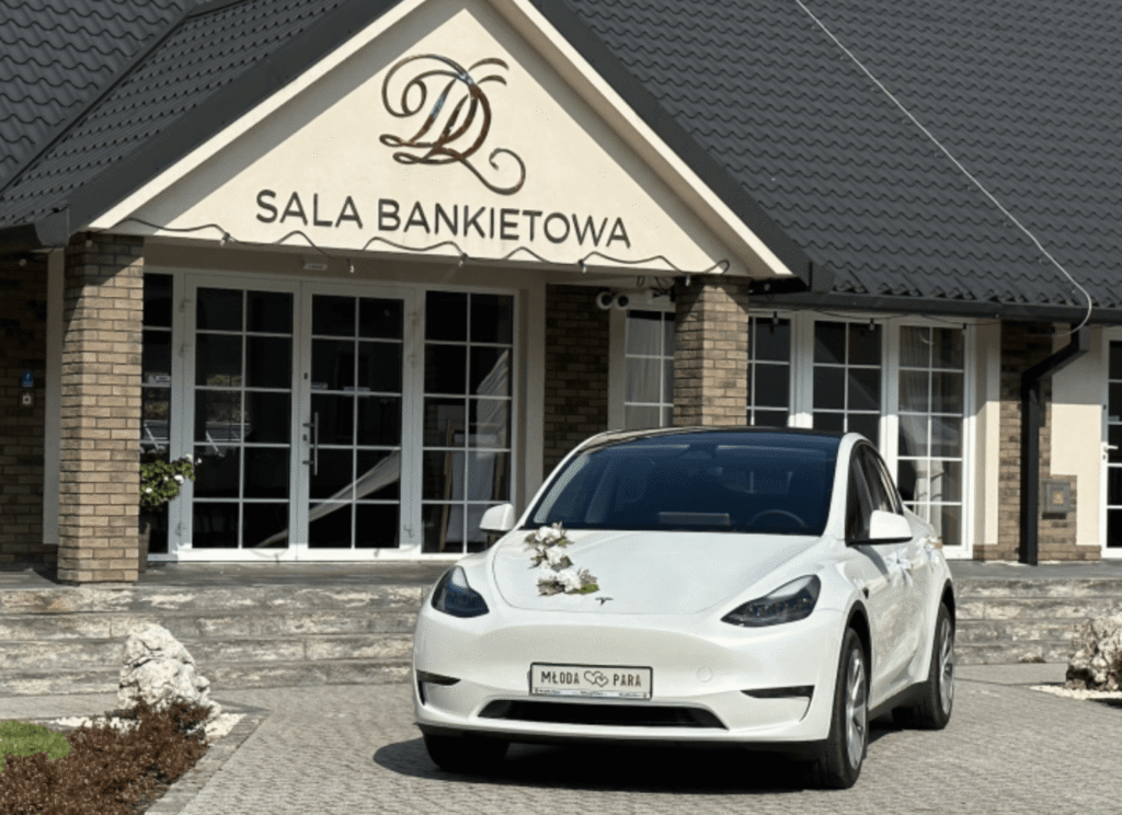 Tesla do ślubu, Tesla Y wynajem okolicznościowy z kierowcą