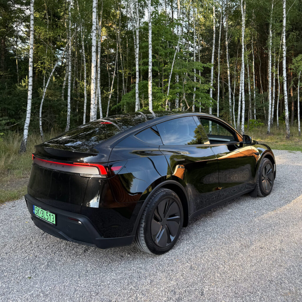Tesla Model Y Juniper AWD – Black Long Range